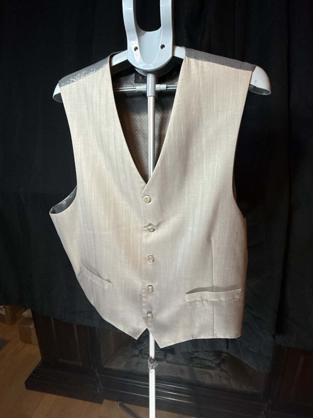 Vinci Men's Dress Vest Size 52L Tan Herringbone Pattern
